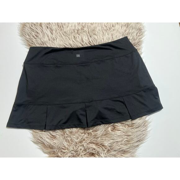 Tail women’s New black skirt with built in shorts - Picture 1 of 10